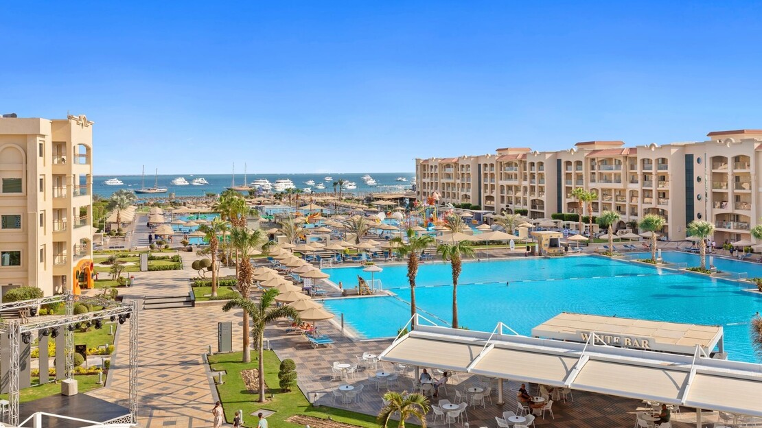 PickAlbatros White Beach Resort